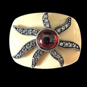 Miriam Salat Garnet Cabochon Starburst Sterling Silver Lucite Ring Size 7